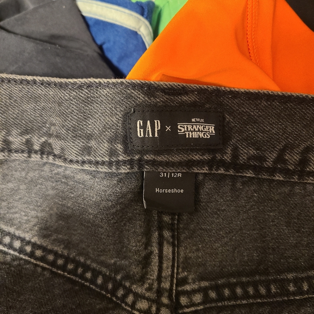 Gap Stranger Things High Rise Seamed Horseshoe Washed Black Jeans Size 31 - Picture 5 of 7